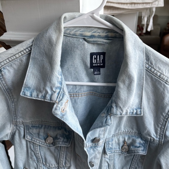 Gap Light Washed distressed, jean jacket large - Picture 2 of 5